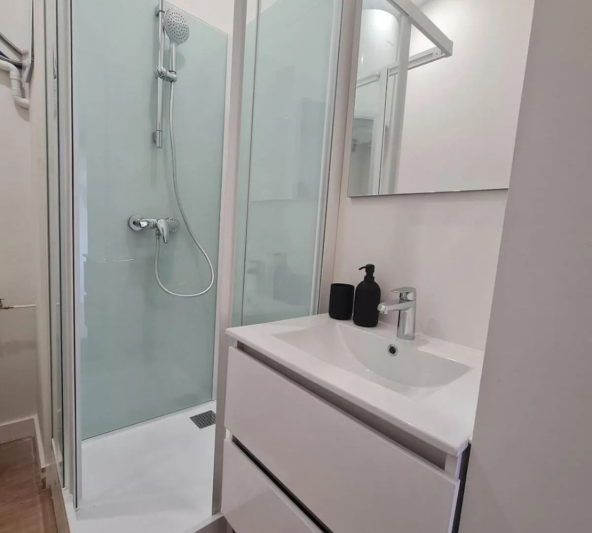 Charmant Appartement Face Au Port De コンカルノー フランス